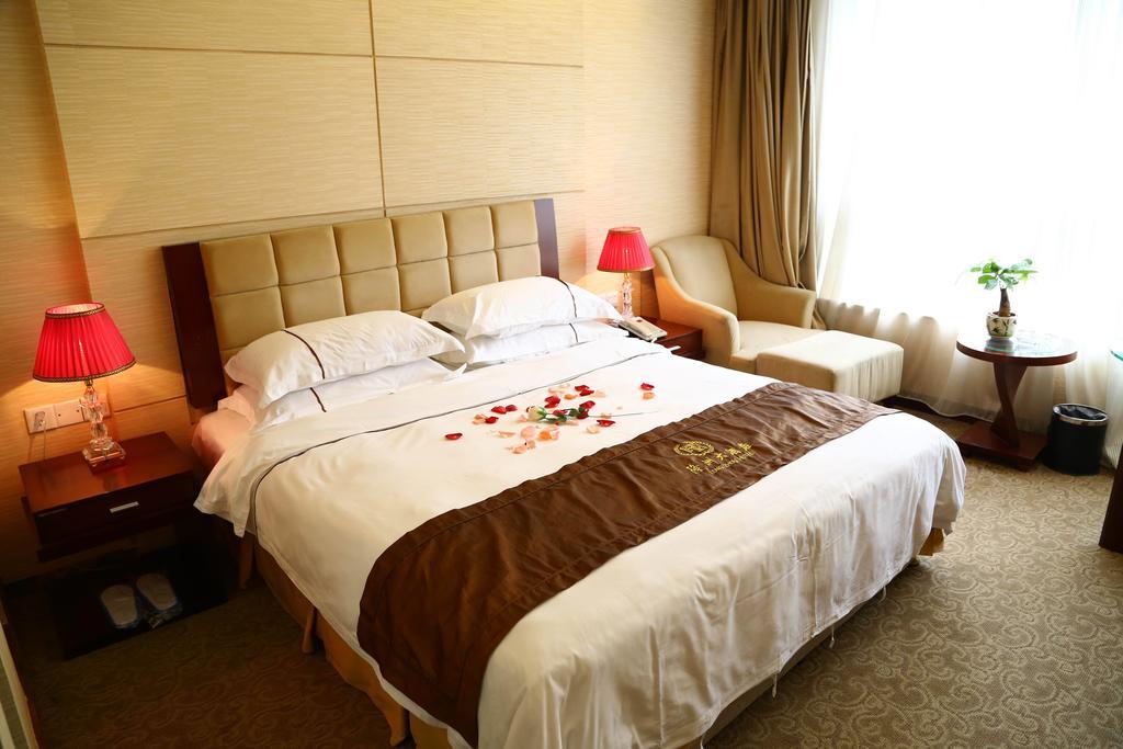 Long Zhou Grand Hotel Kanton Zimmer foto
