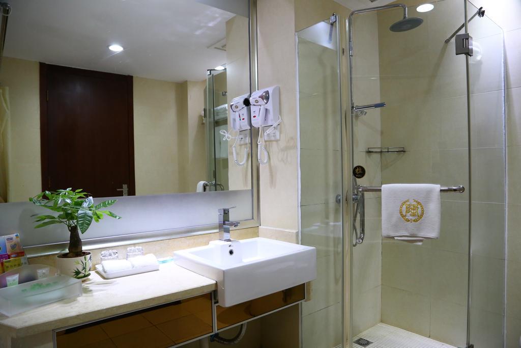 Long Zhou Grand Hotel Kanton Zimmer foto