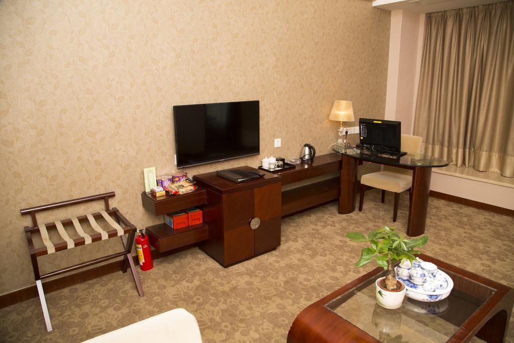 Long Zhou Grand Hotel Kanton Zimmer foto