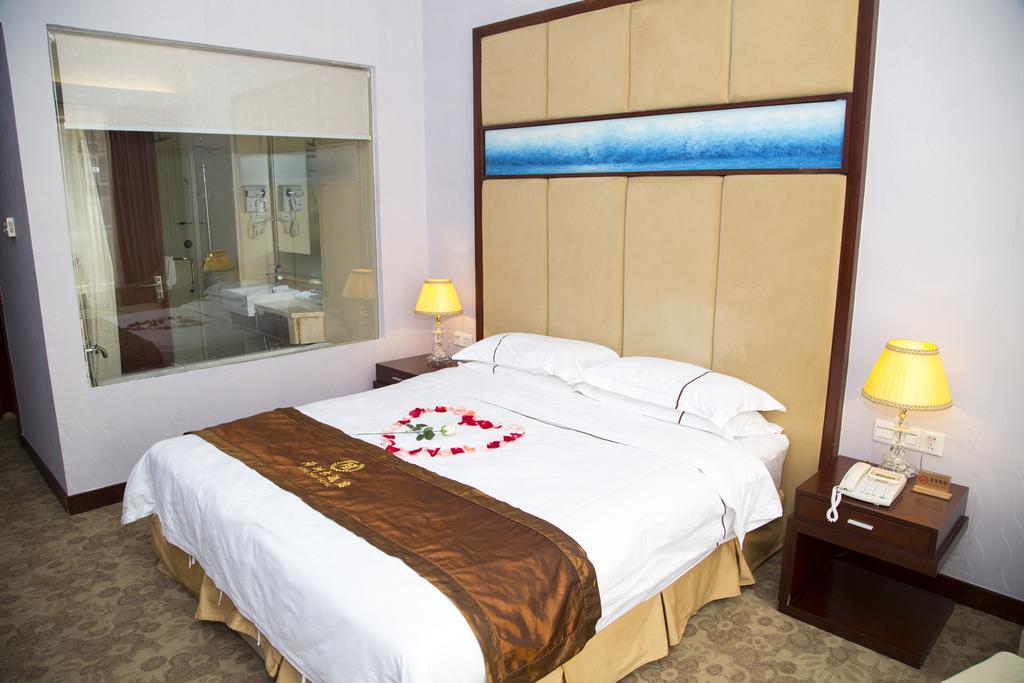 Long Zhou Grand Hotel Kanton Zimmer foto